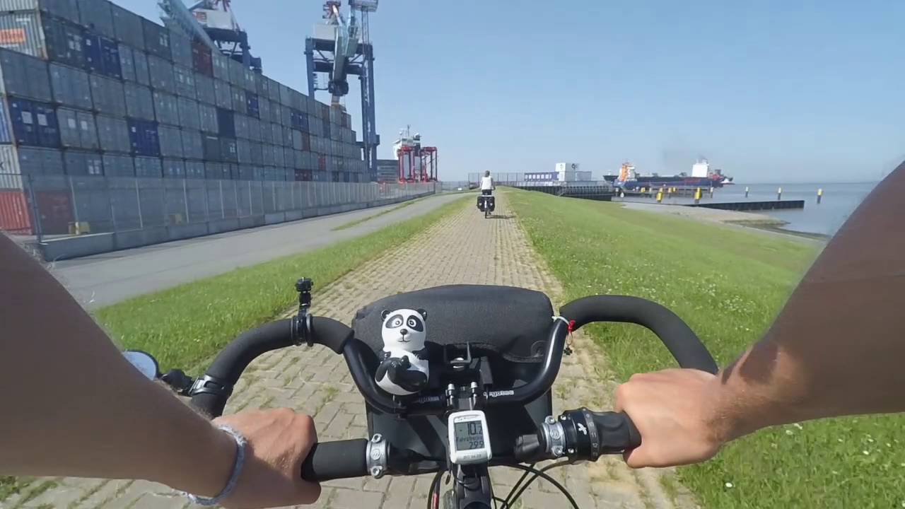 Trailer Rausgefahren - World Bicycle Tour