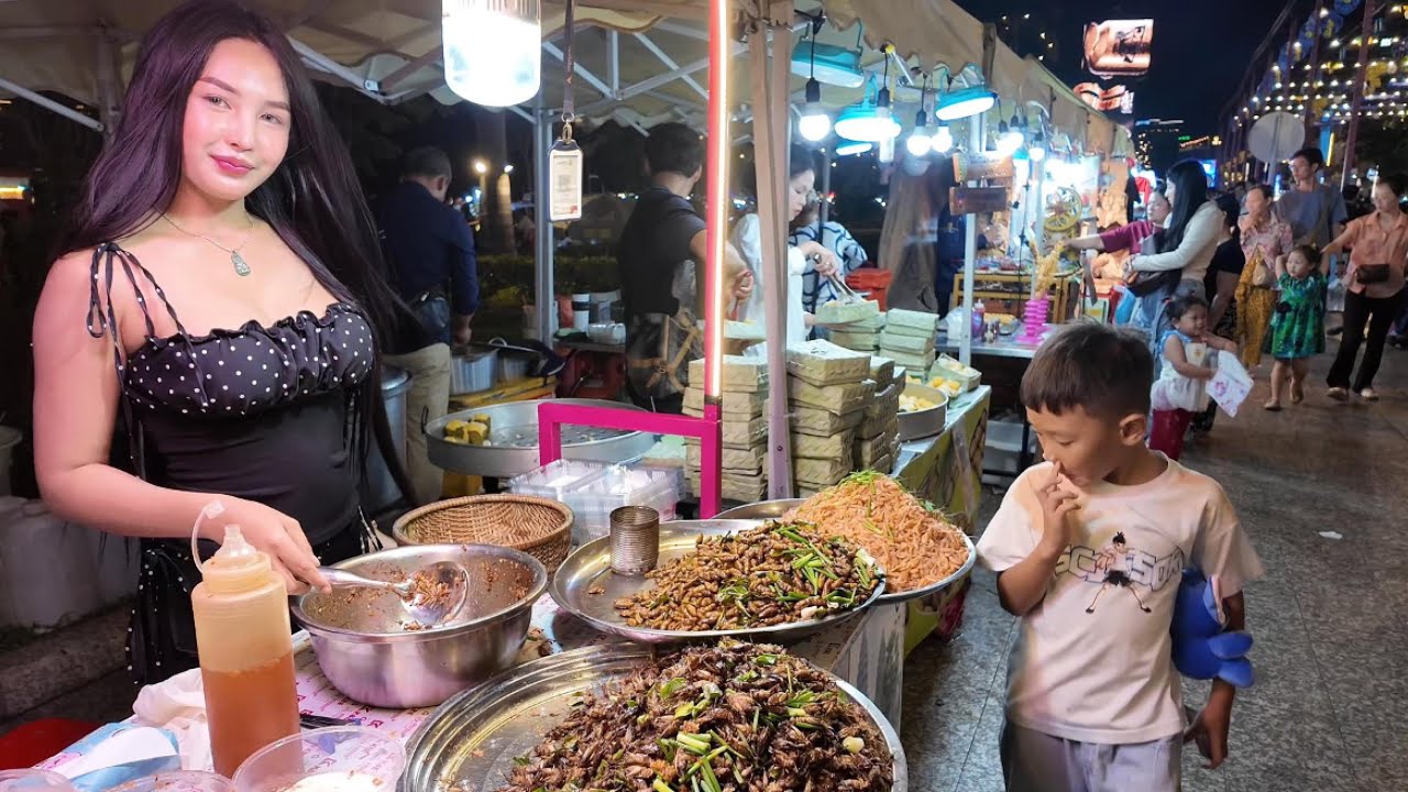 Amazing! Walking Tour in CAMBODIAN Street Food 2025 -  Explore Chaktomuk Night Market, Phnom Penh