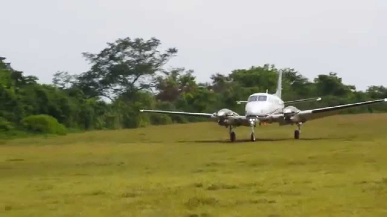 KING AIR C90 SHORT GRASS STRIP LANDING