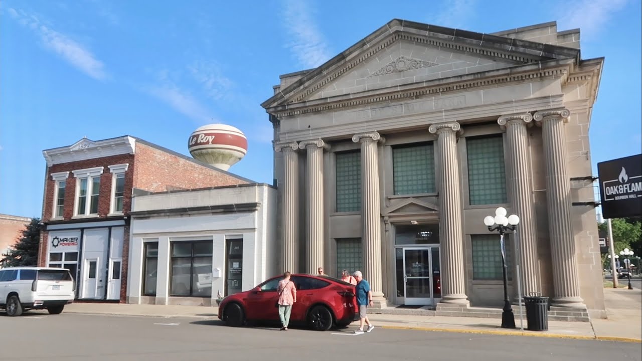 The Not So Hidden Backroads & Small Towns Of Central Illinois - Exploring Rural America On Road Trip