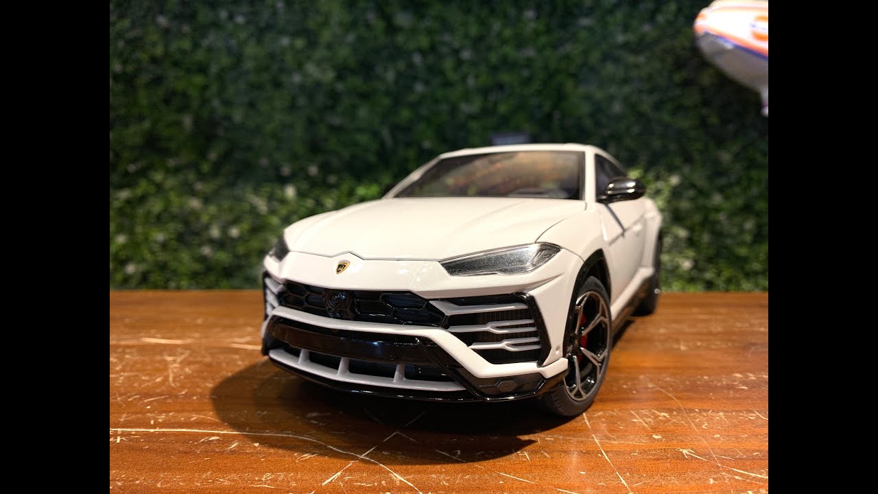 1/18 AUTOart Lamborghini Urus White 79161
