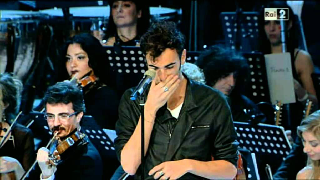 MARCO MENGONI - Rai2, Concerto di Natale - 24dic11