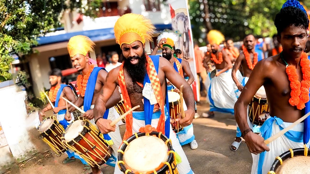 പൊളിച്ചടക്കി പൊന്നനും പിള്ളേരും എന്താ ട്യൂണുകൾ ! Ponnan Blue Magic | Gramamkulam Pooram 2024