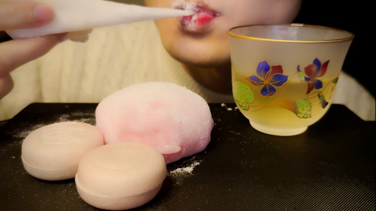【咀嚼音ASMR】雪苺娘とミニもなか Strawberry Cream Mochi, Eating Sounds,Mukbang