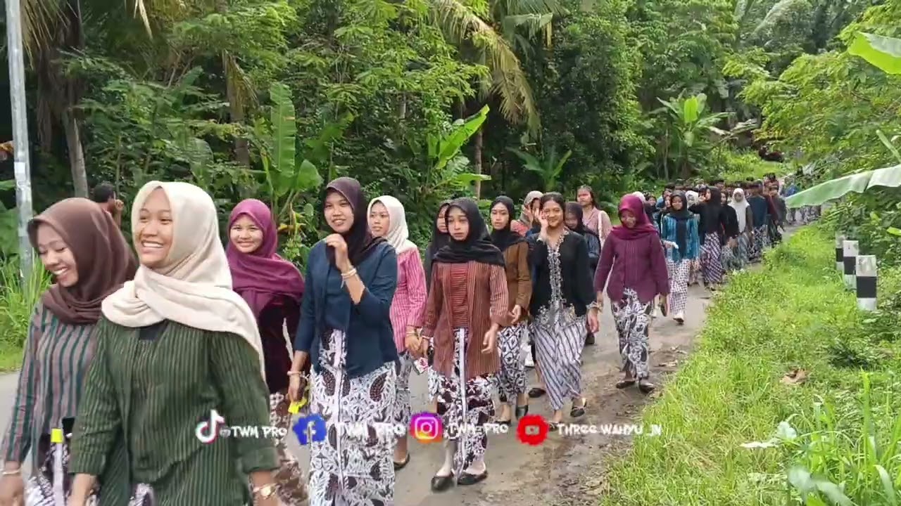 kirab SMA N 1 KALIBAWANG 