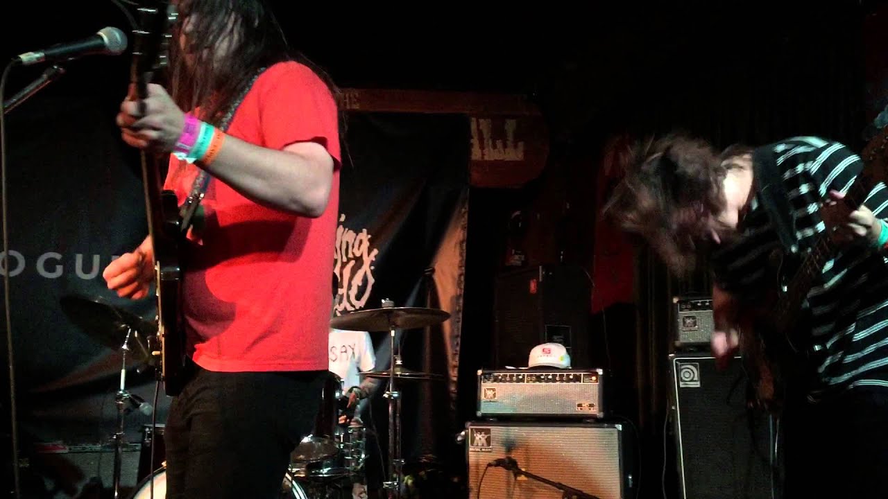 Meatbodies Play 