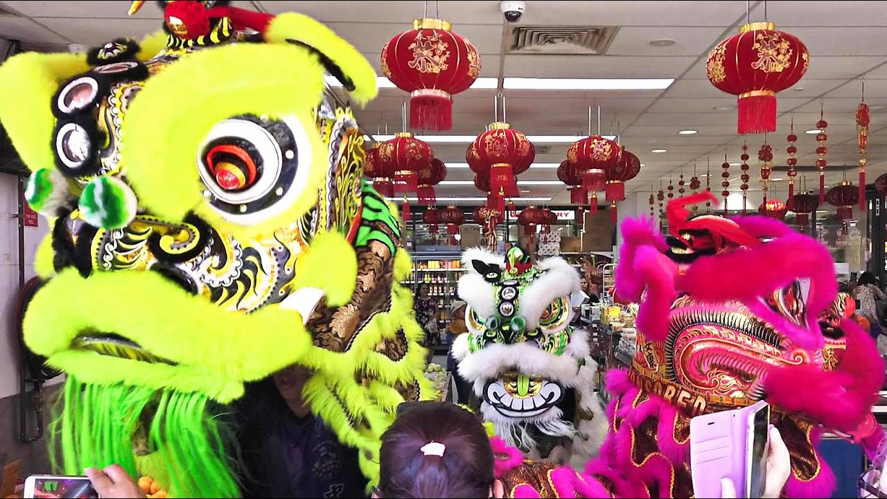 Lion Dance in Supermarket - Cabramatta Shopping Centre | Sydney Australia