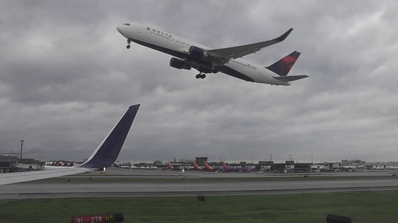 Landing in Atlanta Airport ATL cabin video