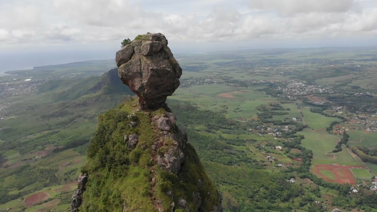 Peter Both Mauritius - Free Climbing