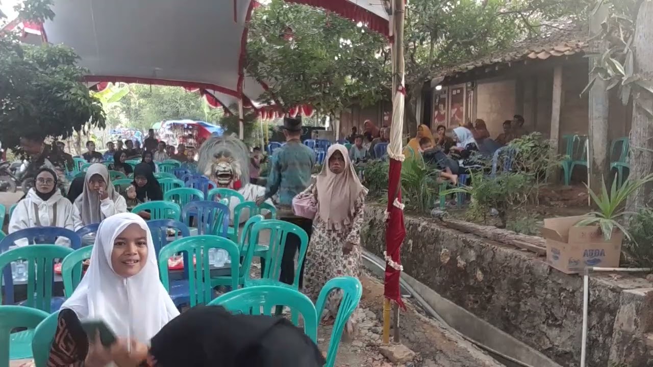 SENI BARONG GEMBONG KENCANA LIVE DEK PUTRA PELEMSENGIR #gembongkencana #baronganblora
