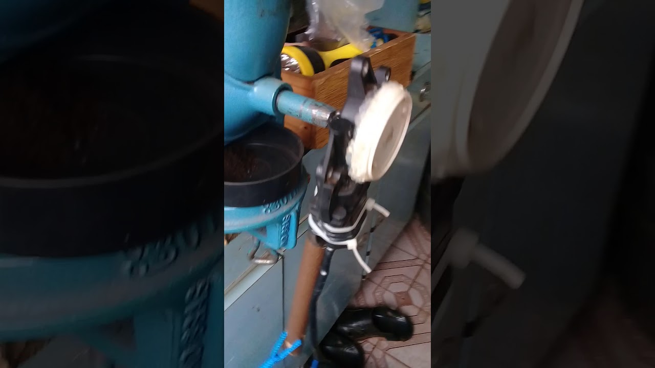 Moedor de caf&eacute; com motor - As Gambiarras... 😁😁😁