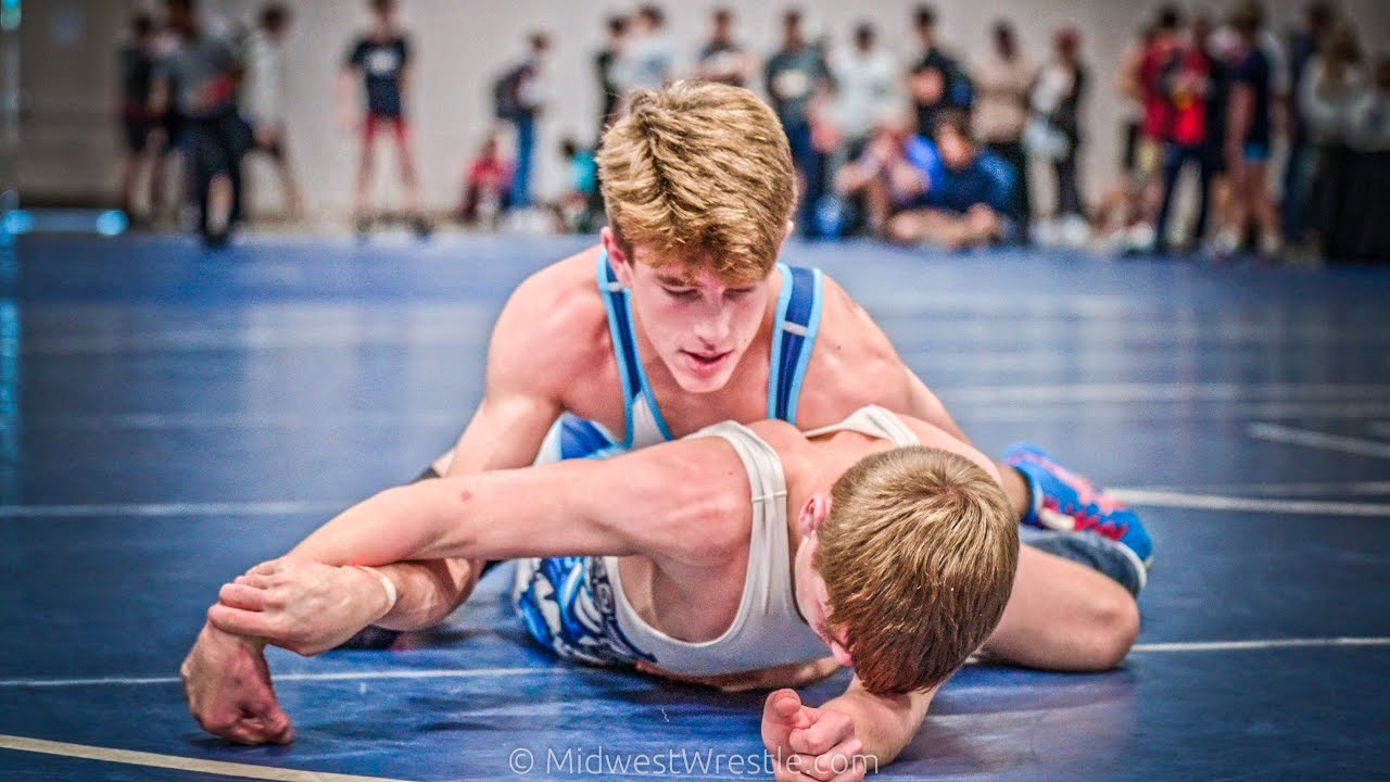 132 – Logan Rozynski {G} of New Jersey vs. Kole Katschor {R} of Michigan