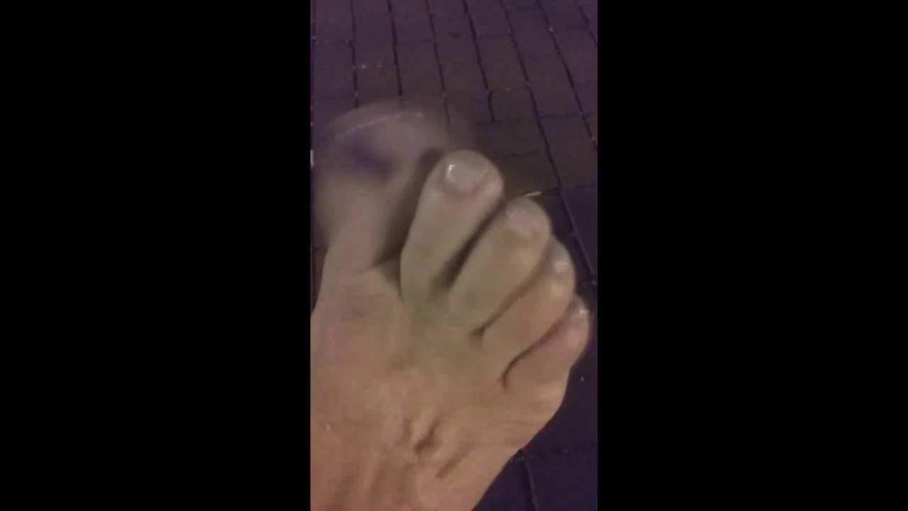 Footplay Powerful Feminine feet