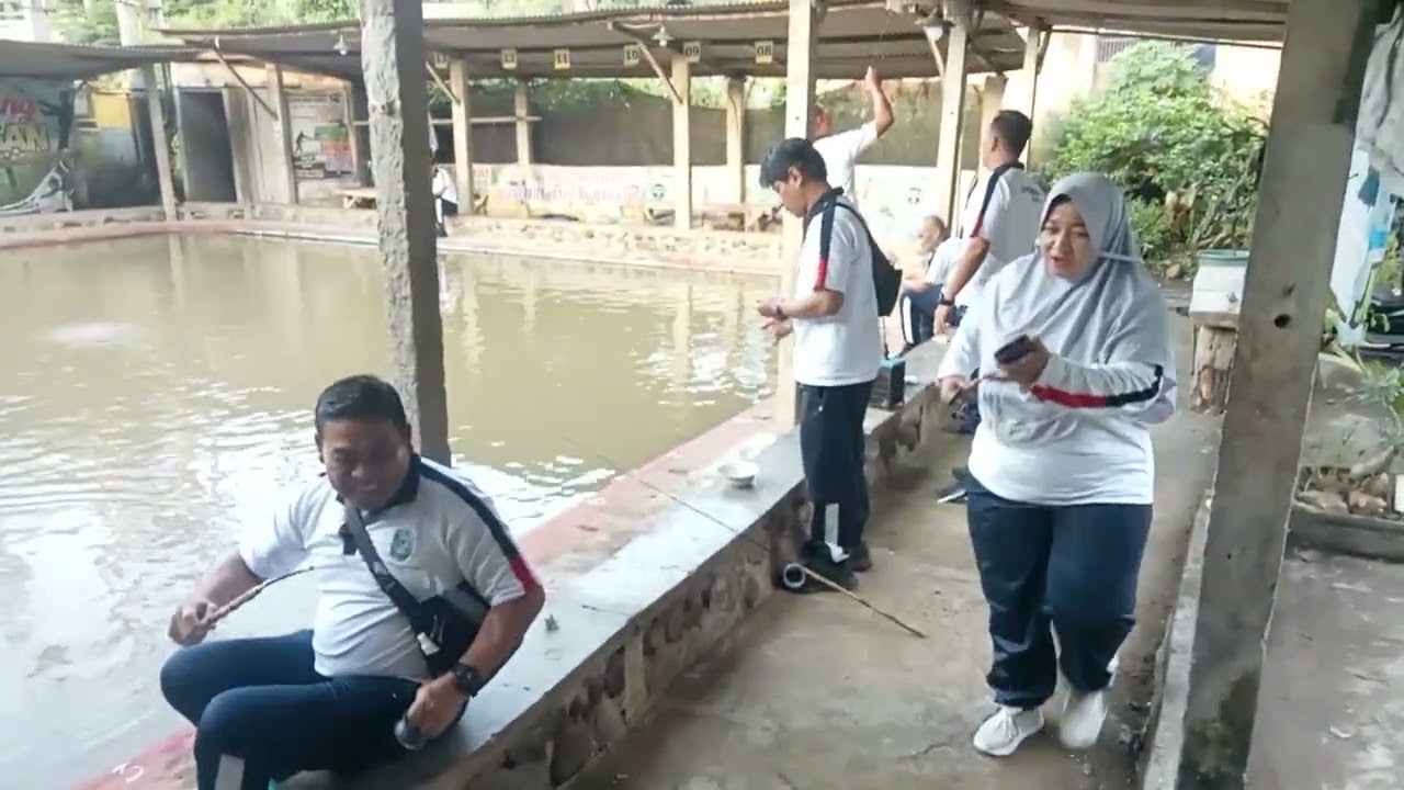 mancing keroyokan