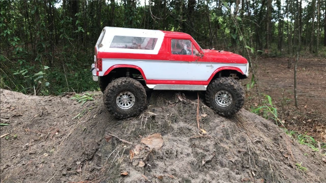 Traxxas trx4 in the dirt at the Barbarian Scaleplex