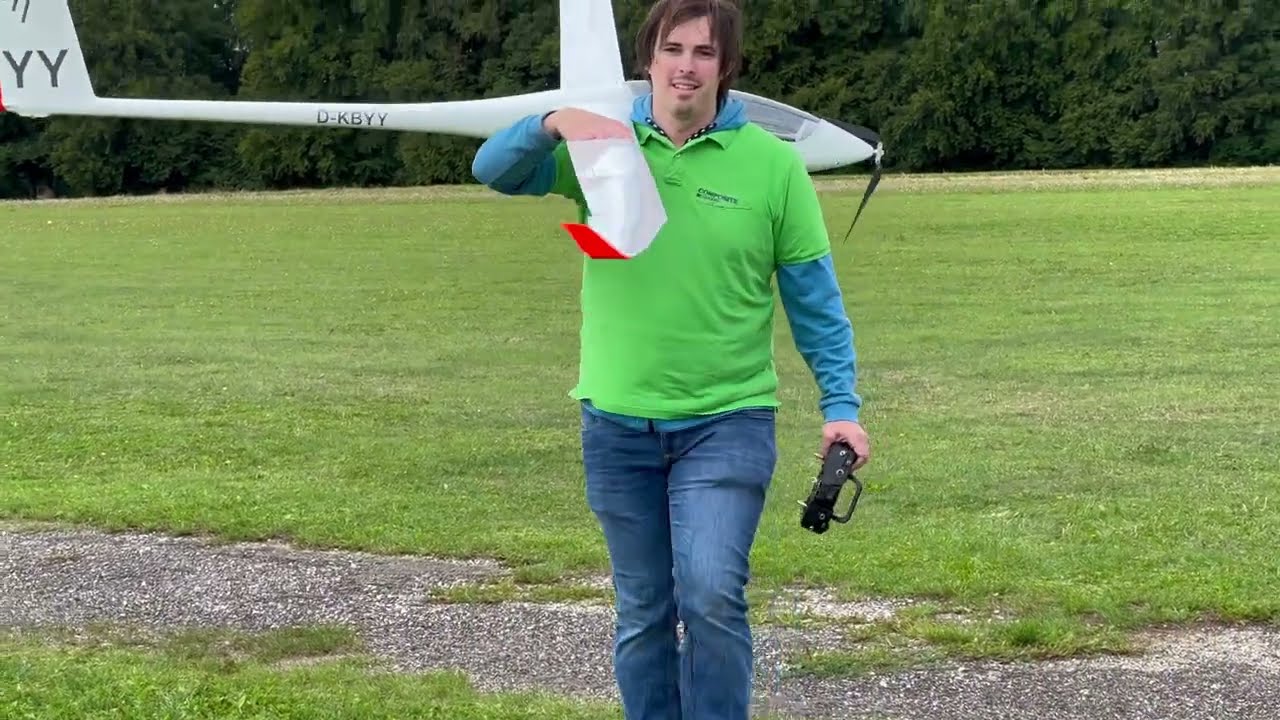 ETA 6.1m - Daniel at Glider Expo - Hülben - Germany