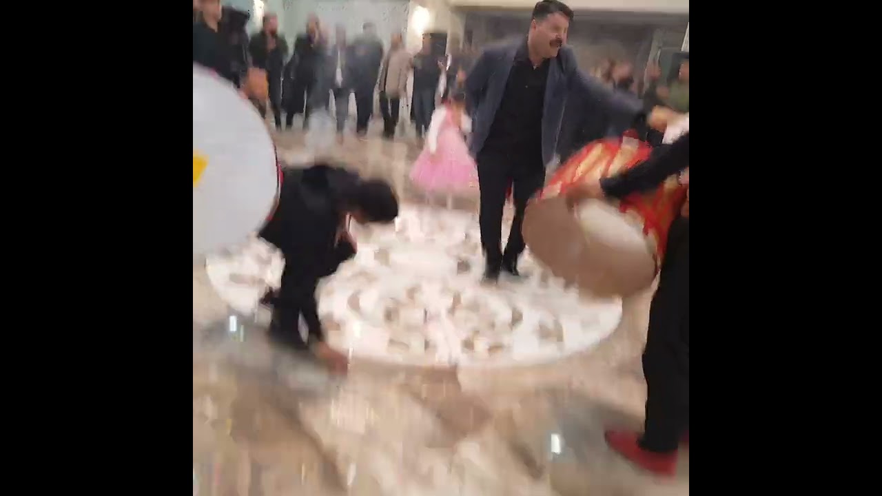 Umut TAŞ  Çifte ben var  konser sahne  ALTAŞ pıaza Nizip  
