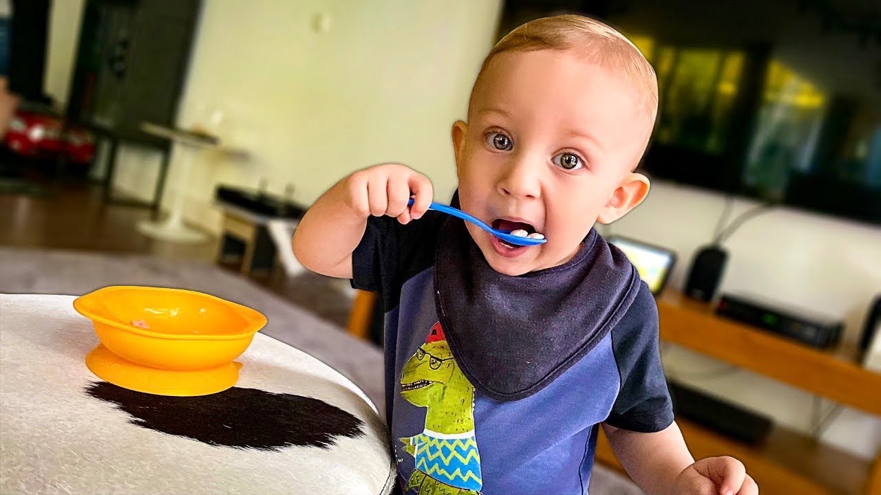 O GAEL ESTÁ COMENDO SOZINHO!