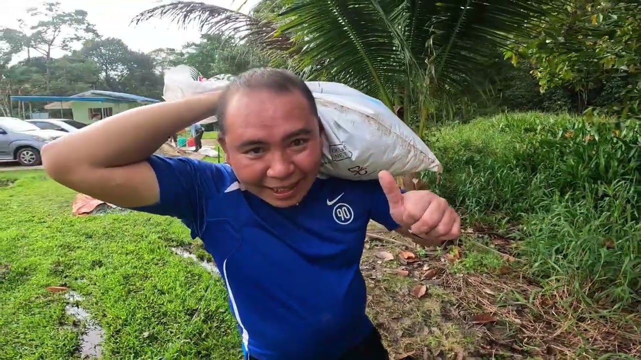 Gotong - royong nyemin kubur 