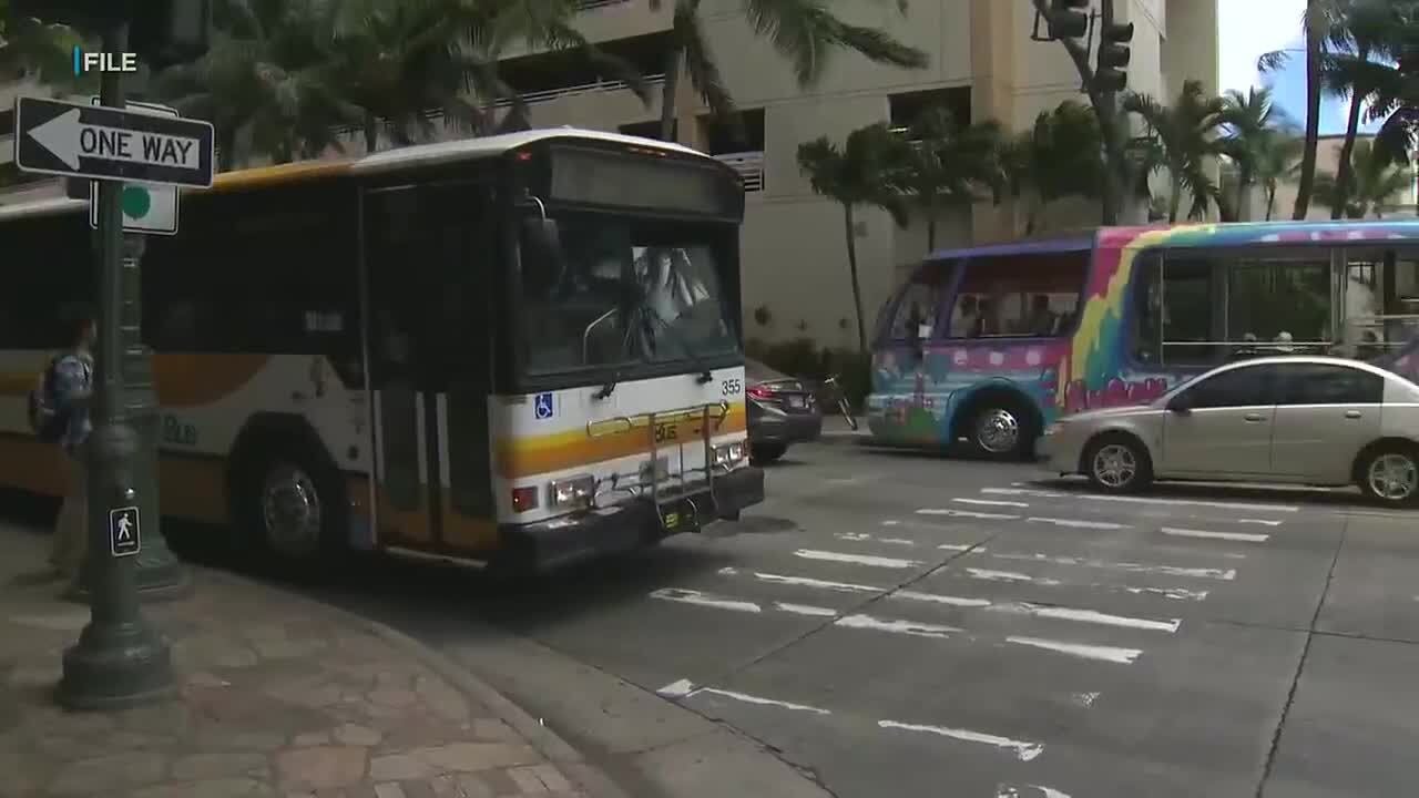 City council approves the increase in bus fares