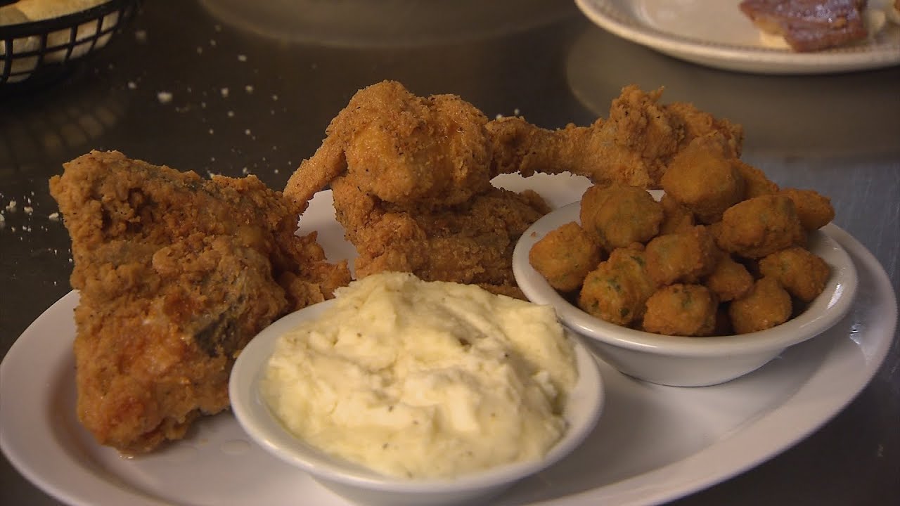 The Beacon Light Tea Room | Tennessee Crossroads | Episode 3244.1