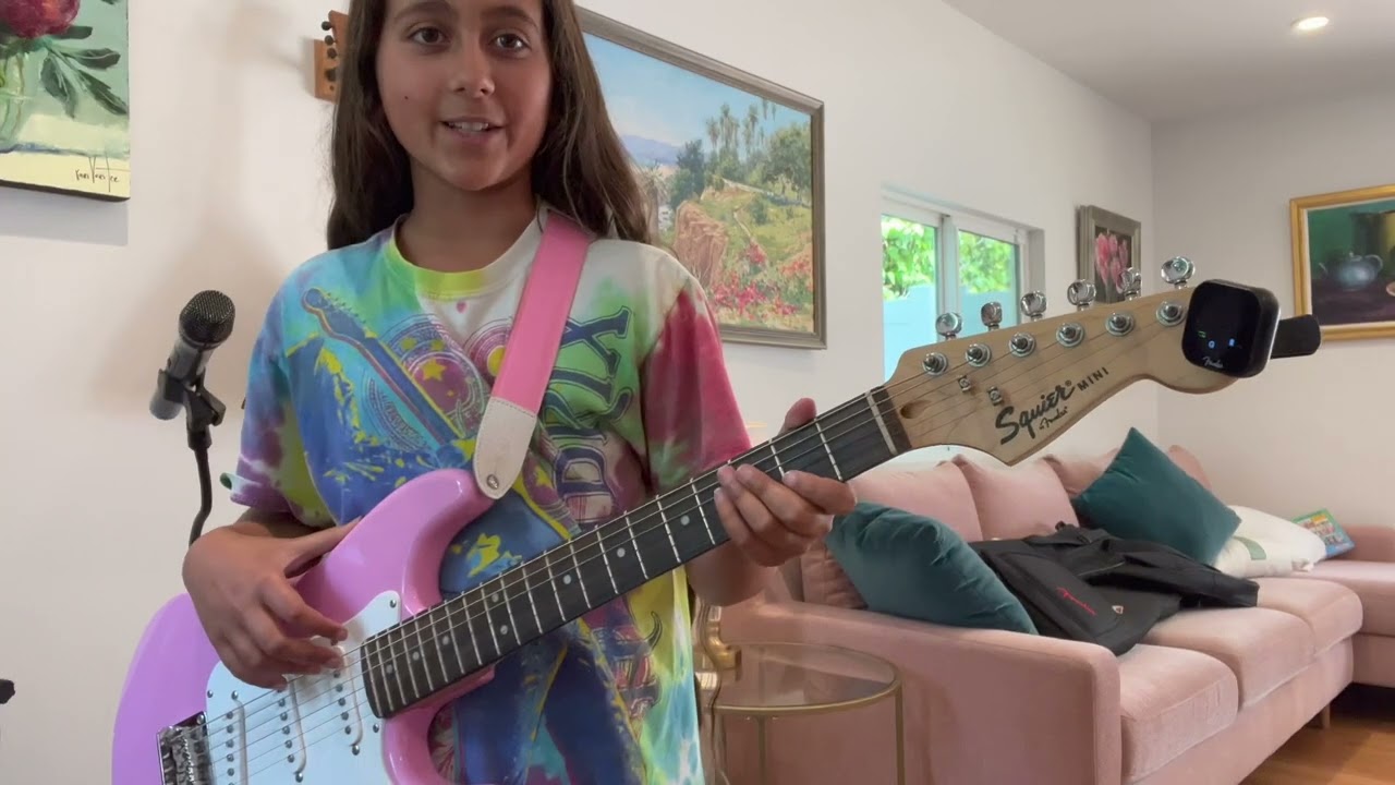 Unboxing the Fender Flash 2.0 Tuner - Maya Pollak
