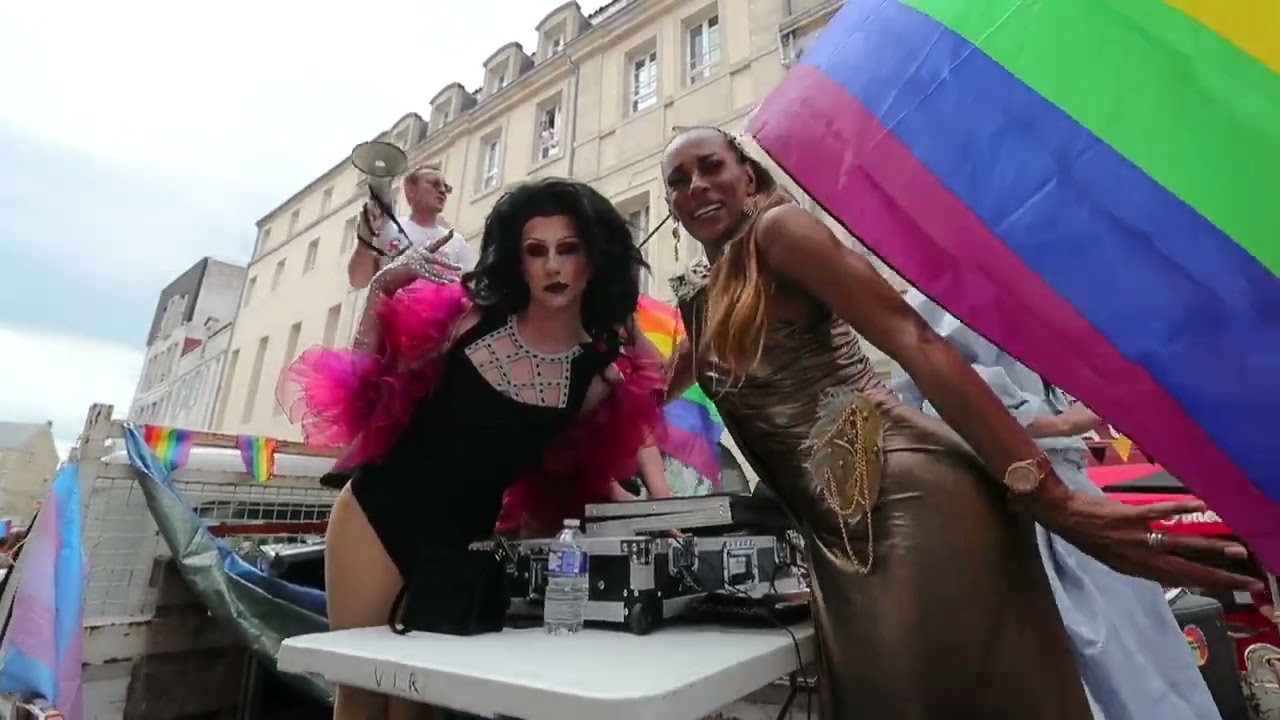 La Rochelle Pride avec la Marche des fiertés à travers la ville
