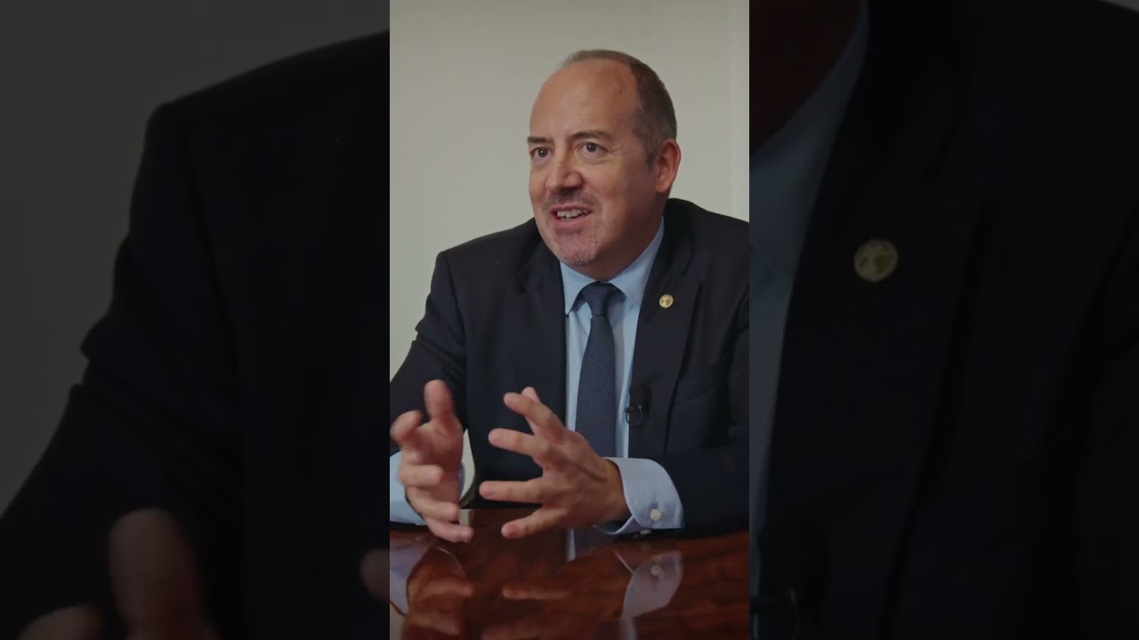 Como fazia o Governador &Aacute;lvaro Santos Pereira para poupar quando era jovem?