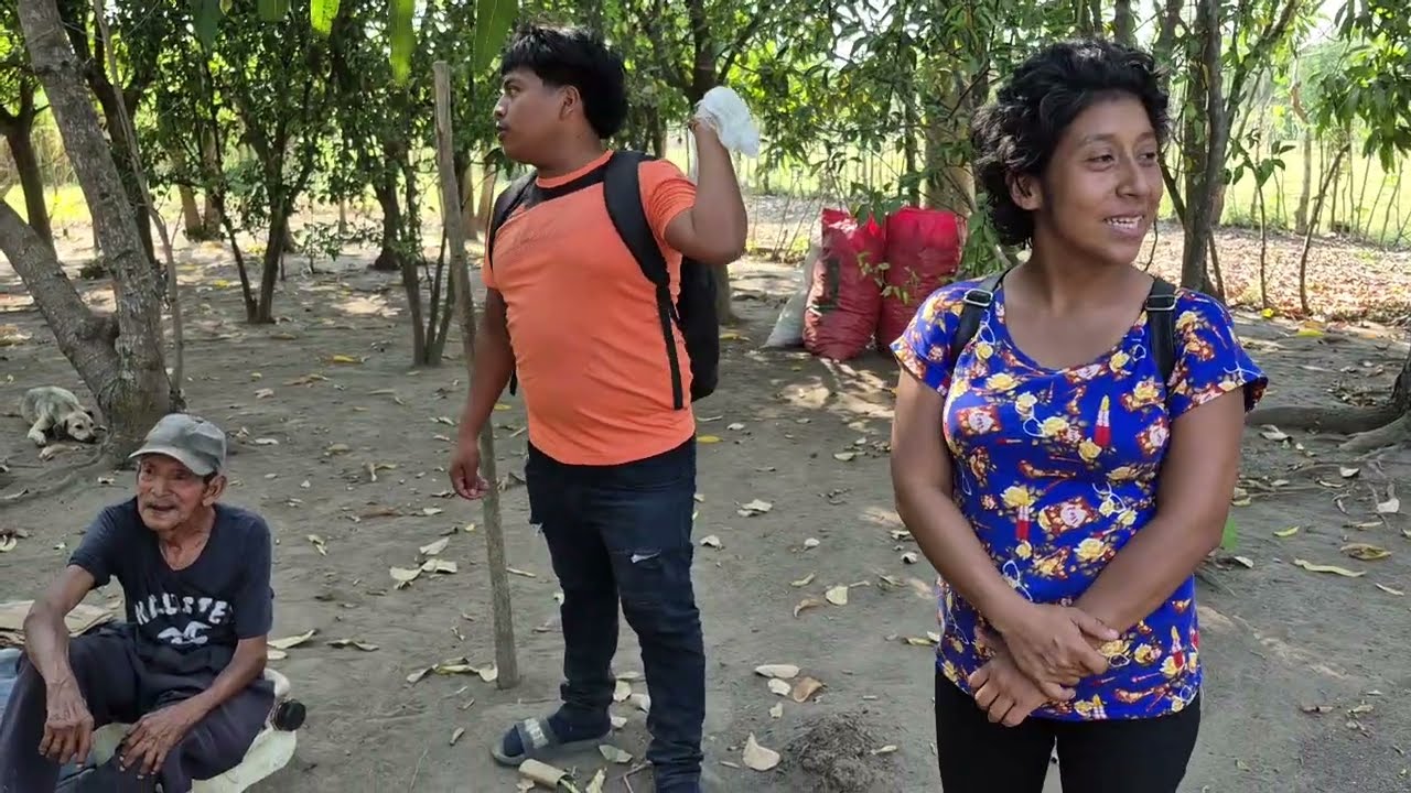 Esa vieja está loca le dijo DON CHICO a DOÑA VICKY 