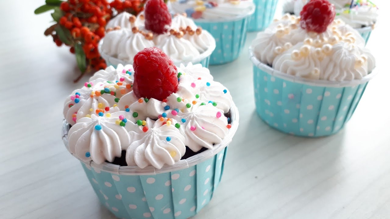 YUMUŞACIK KEKİ VE ŞİRİN GÖRÜNTÜSÜYLE , CUPCAKE TARİFİ 🍰