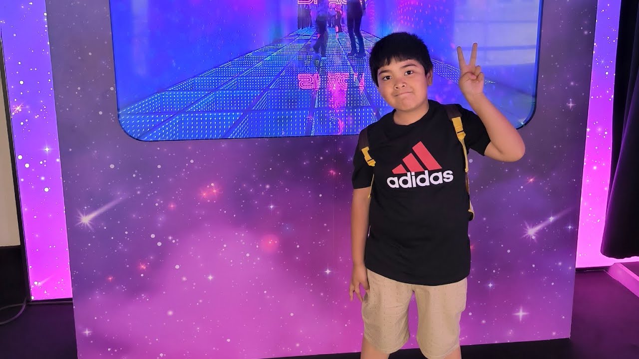 Space Dreamer|| Exploring Planets & Solar system|| ivan niño