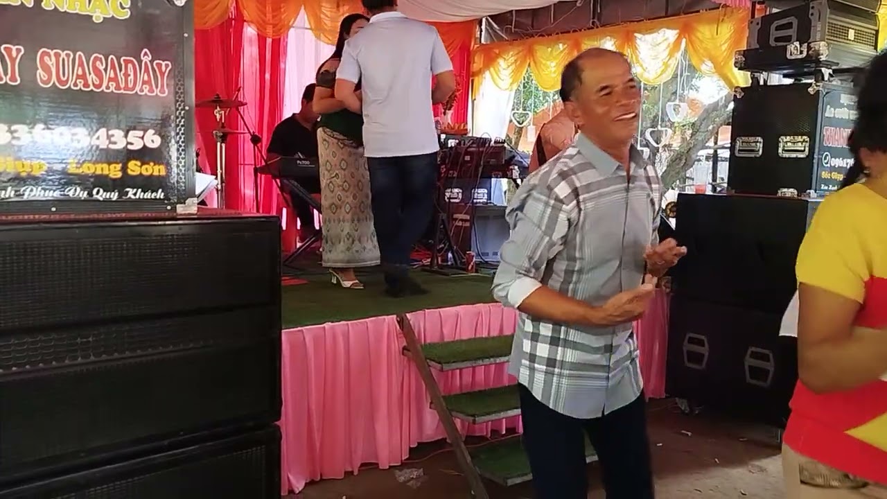 Đám cưới sóc xoài 