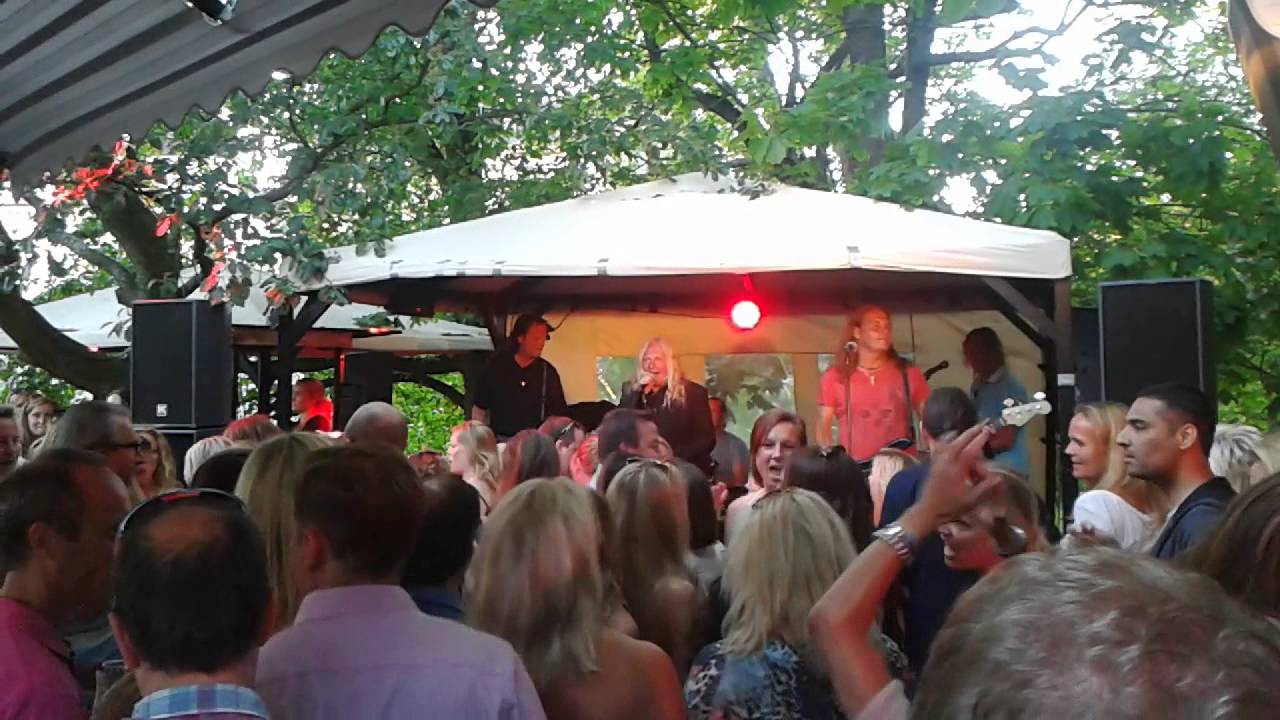 Sommar natt med Partypatrullen på grindstugan i Gö