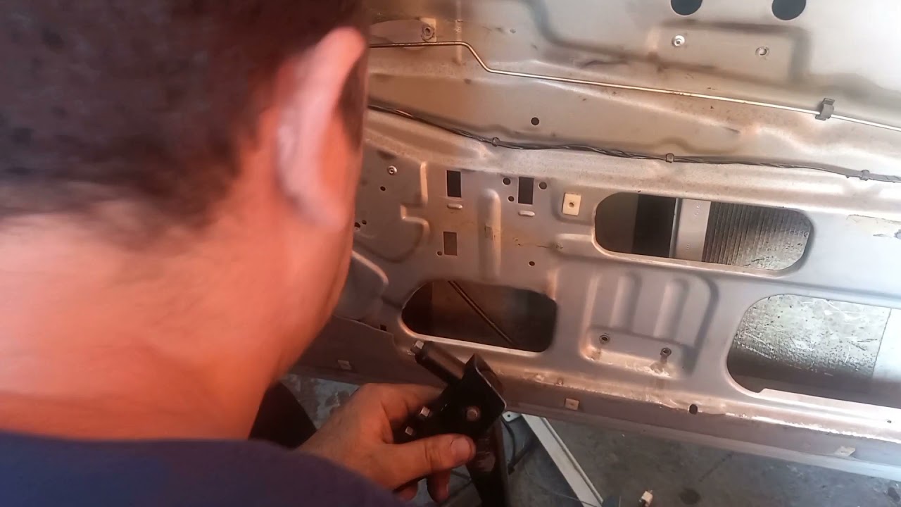 Trocando a máquina de vidro do Gol Bola 2 portas , lado direito - passo a passo 👍