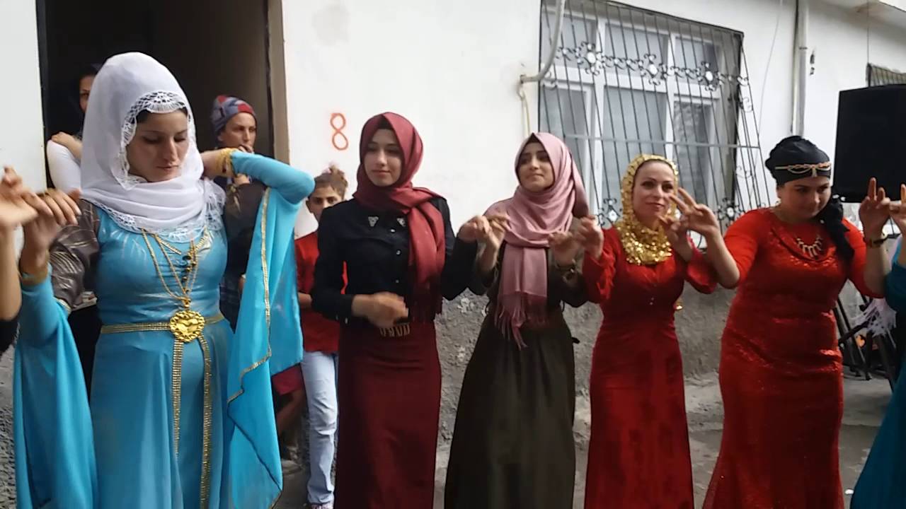 Adanada düğün cosuyorlar