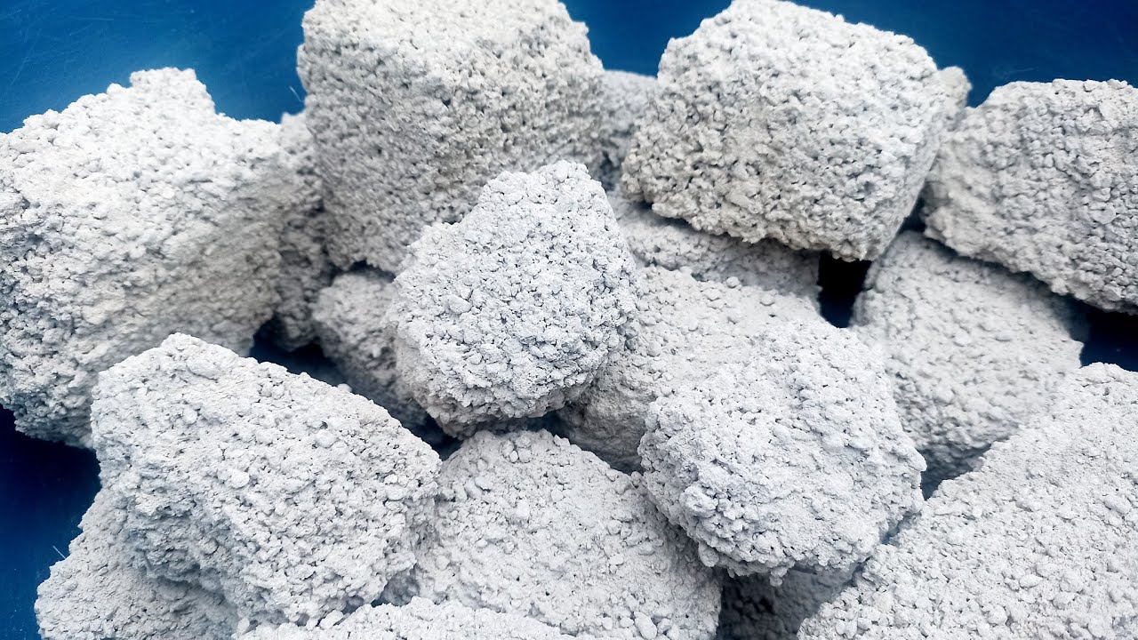 Asmr: Crunchy White Gritty Sand & Concrete Broken Bricks/ Dry Crushing & Pouring In Water~Damp Play🤍