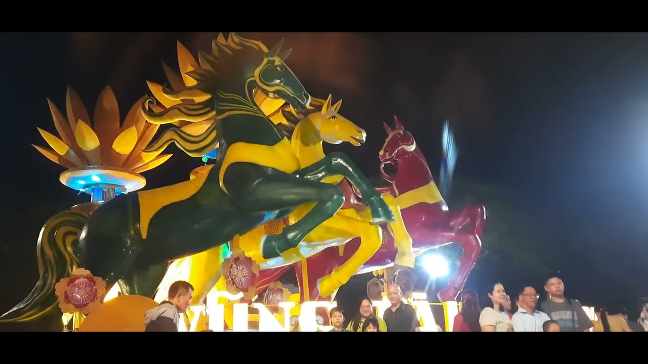 Cao Bá Huy đi chơi tết tình cờ gặp bạn cũ thật là vui!