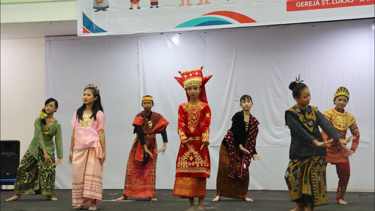 AMAZING DANCE FROM BORNEO INDONESIA