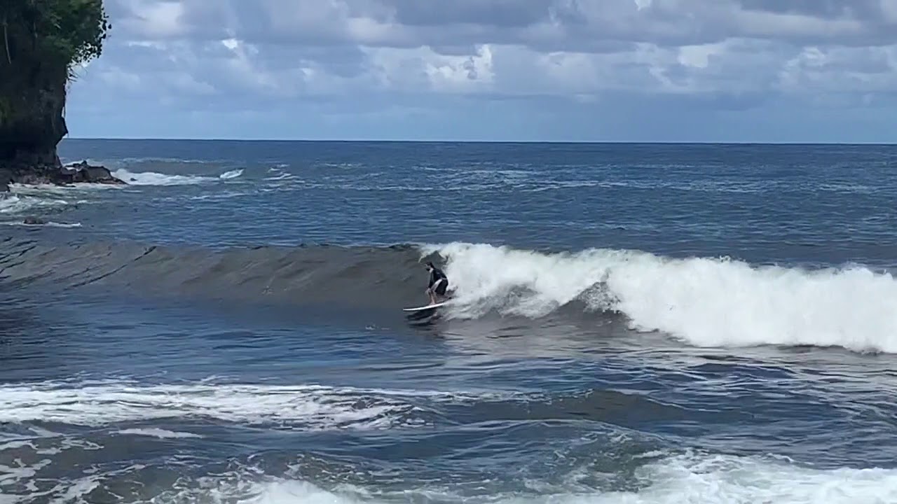 Hakalau Beach Park and surf sesh. Sept. 2019