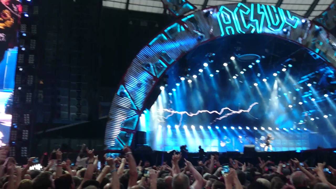 ACDC - Thunderstruck - Live - Etihad Stadium, Manchester - 9/6/16