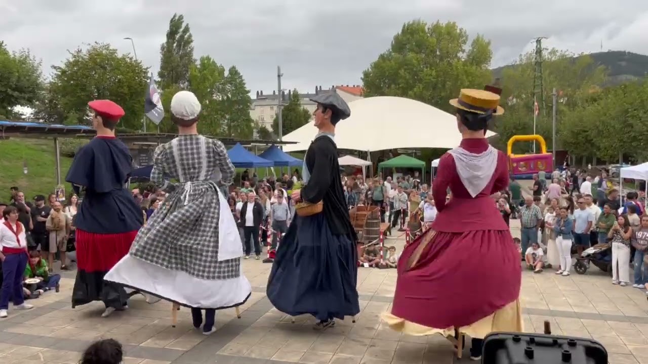 Vals gigantes de Pasaia en Gallarta