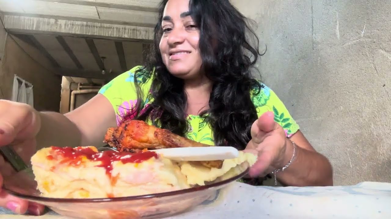 Comendo lazanha pore galinha a cada 🐓