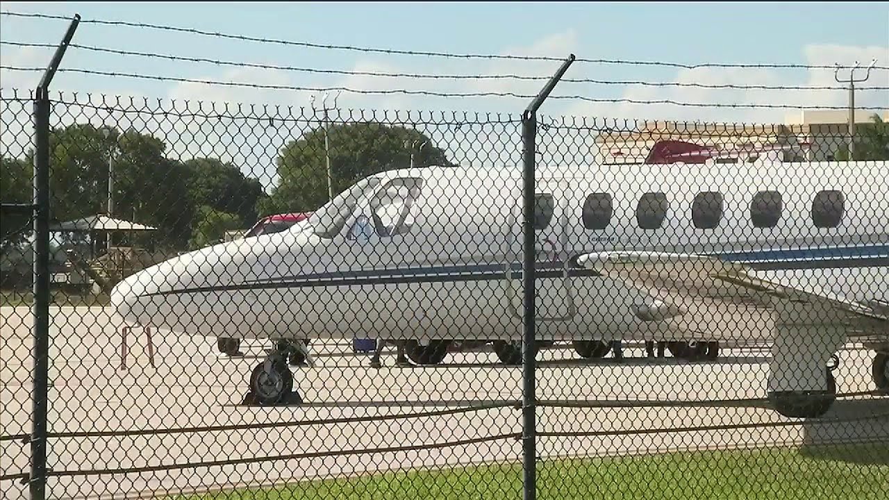 2 men accused of smuggling about $5 million worth of gold bars in plane