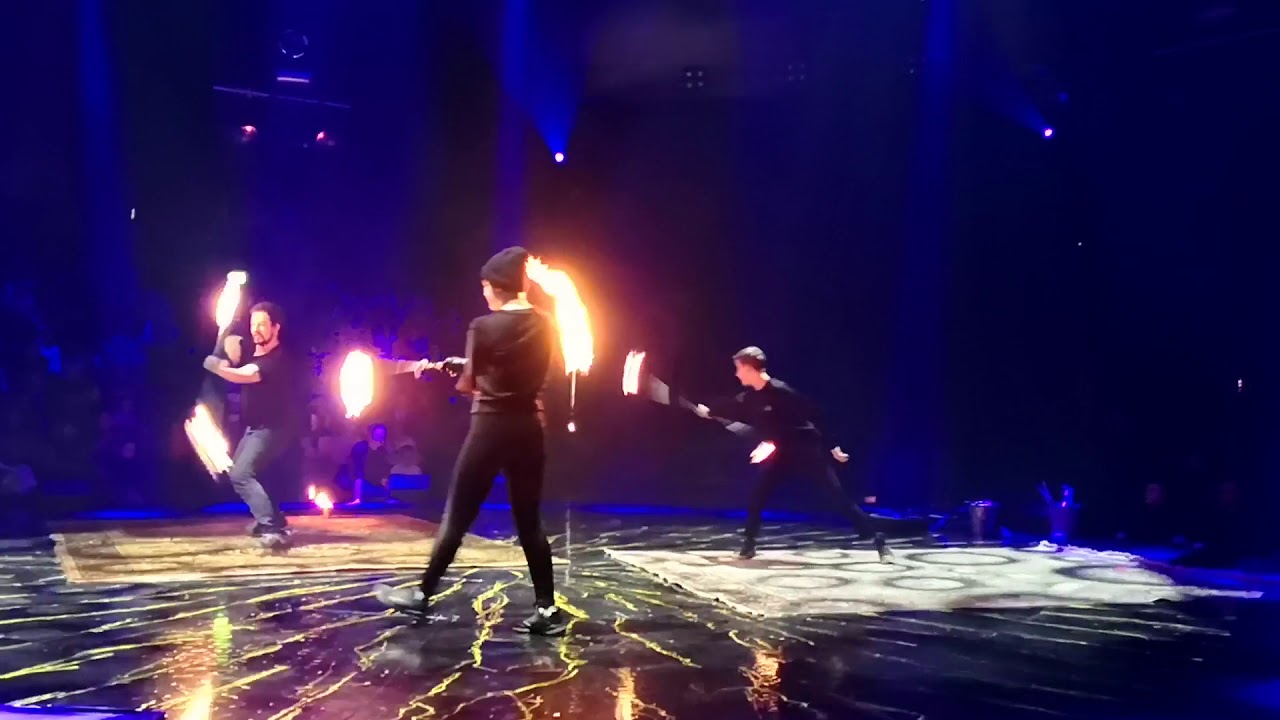Internationaler Kinder und Jugend Zirkus,, Rambazotti '' Feuer frei im Flic Flac Zelt