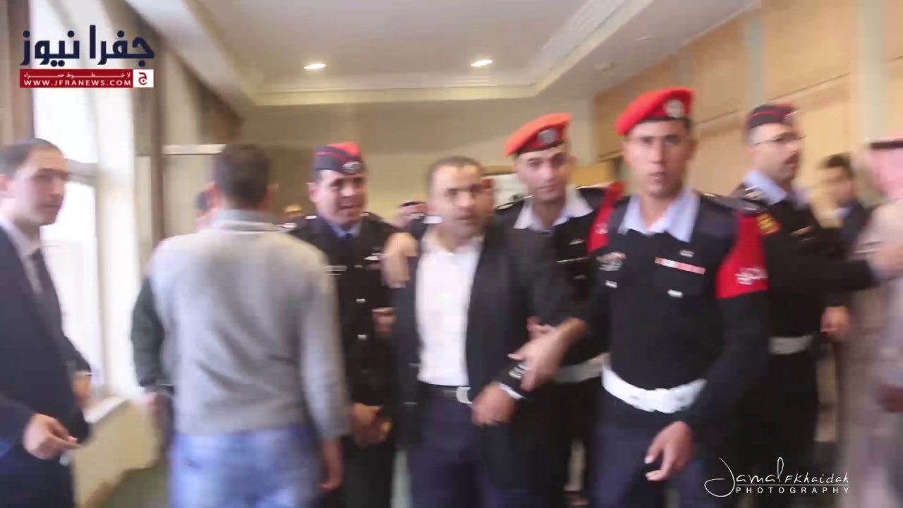 توتر الشرفات بعد فوز عاطف الطراونة برئاسة المجلس HD - جفرا نيوز