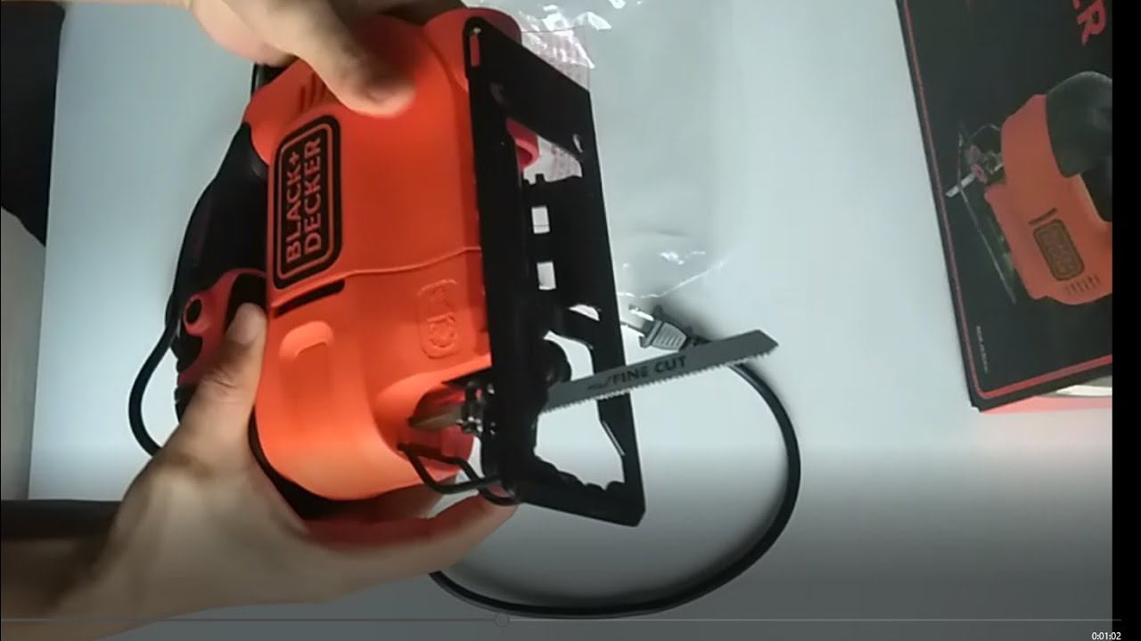 How to change the blade for a Black+Decker Jig Saw