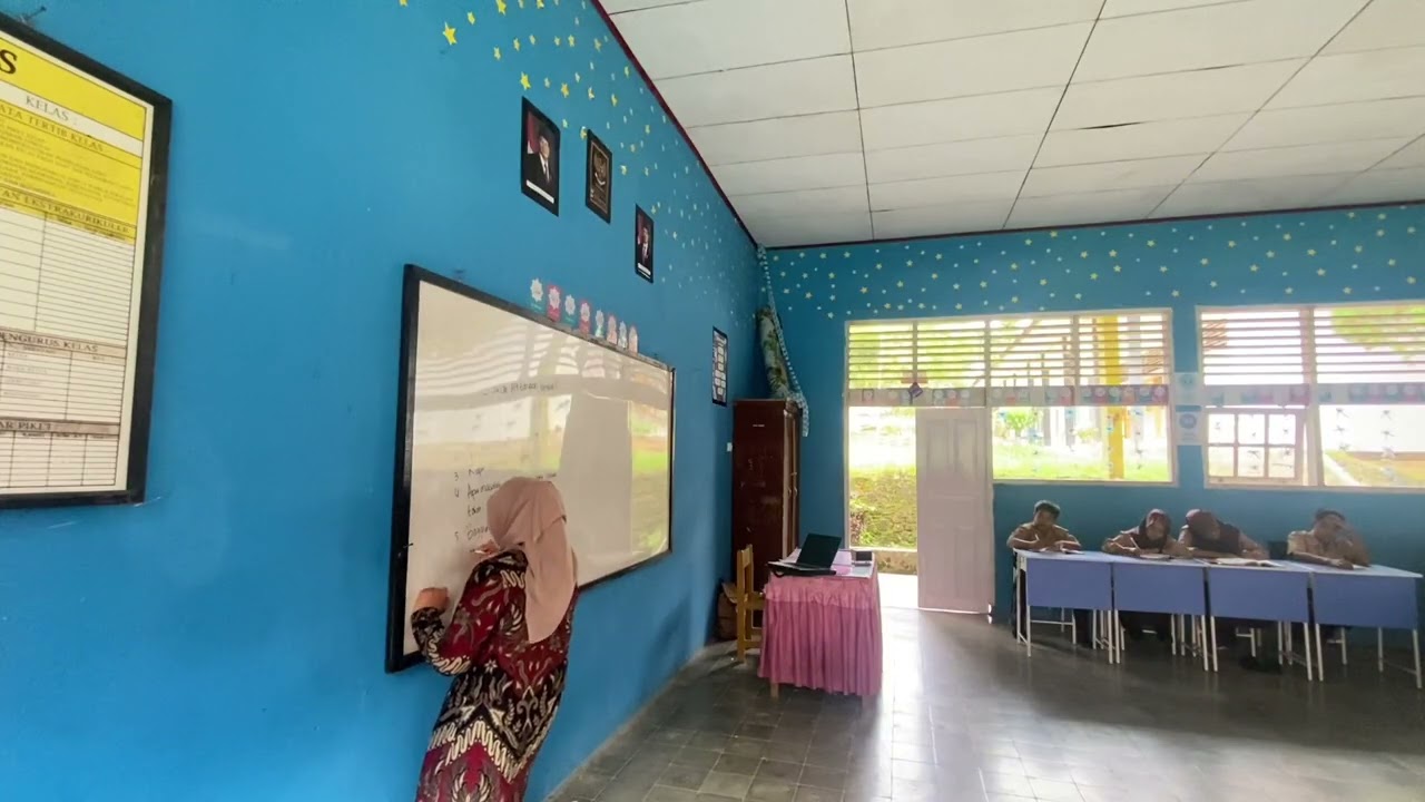Praktik mengajar mata kuliah strategi pembelajaran