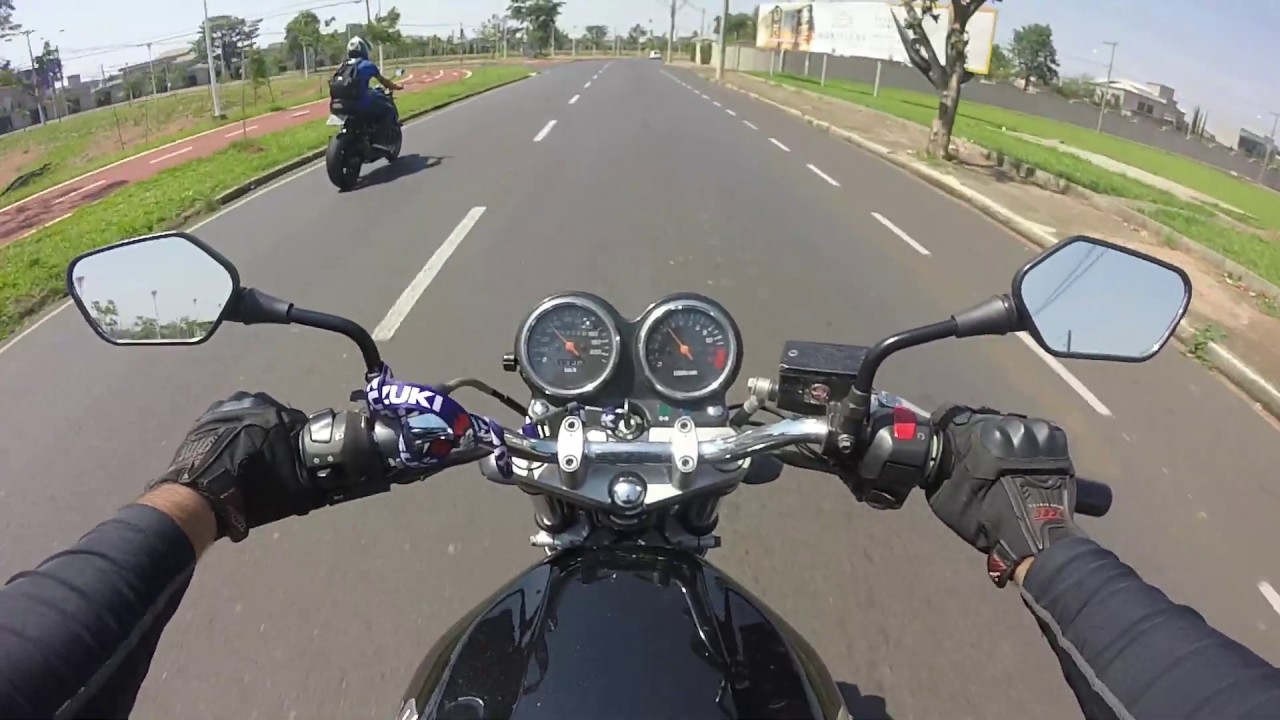 NÃO É CARA, É FORTE E É INTERESSANTE COMO PRIMEIRA MOTO - SUZUKI GS 500