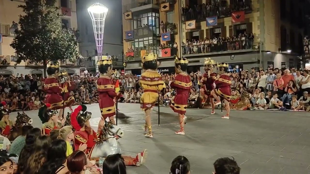 Ball Nou Cabeçuts Olot | Festes del Tura 2024
