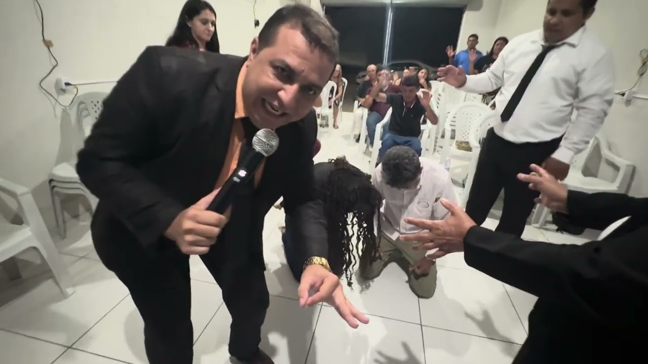 PASTOR FAZ DEMÔNIO COLOCA MACUMBA EM SUA MÃO / VEJA LIBERTAÇÃO EM ALTO NÍVEL / DEMÔNIO SOLTA CRITOS 